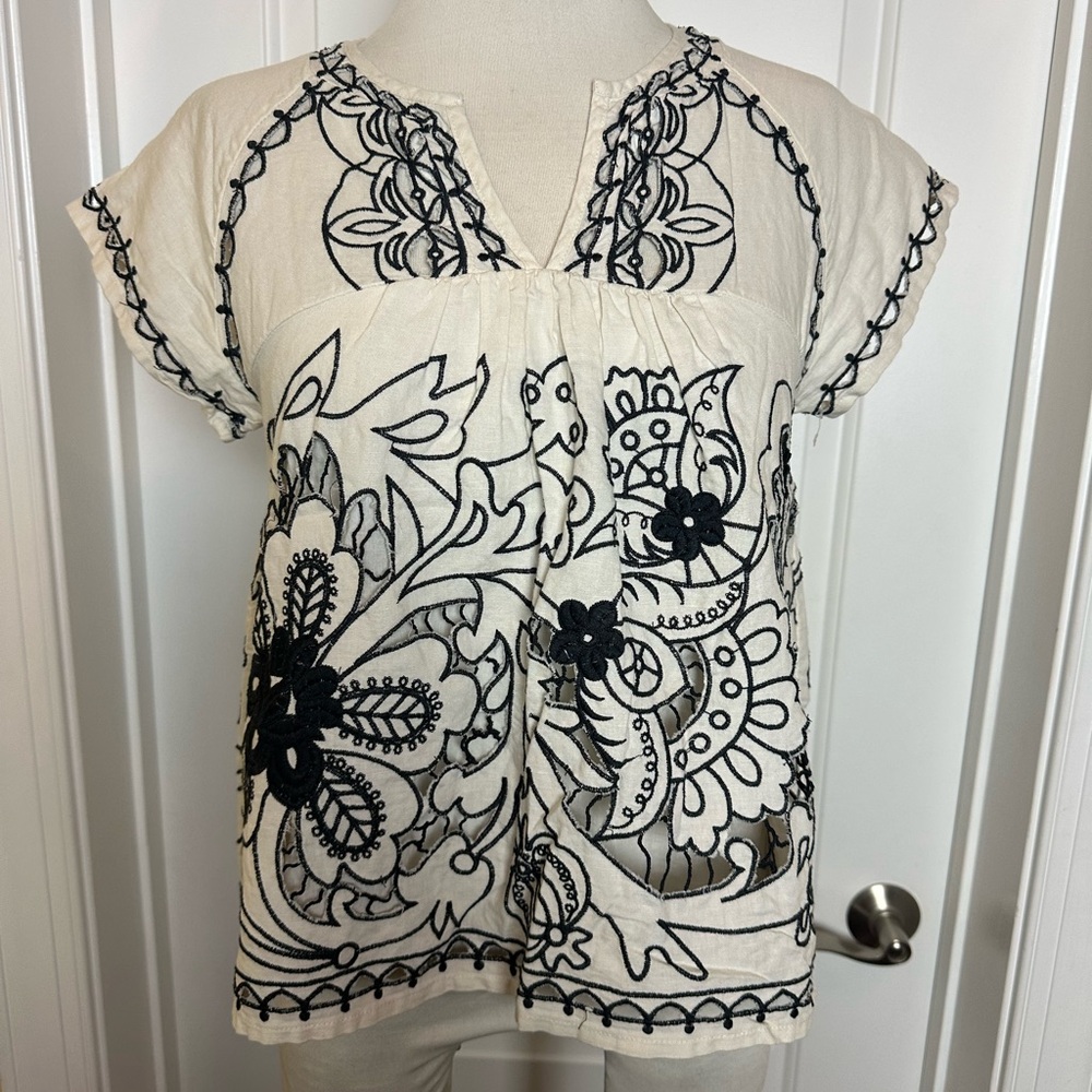 Anthropologie Marnie Embroidered Cutout Blouse Top Vanessa Virginia size 0
